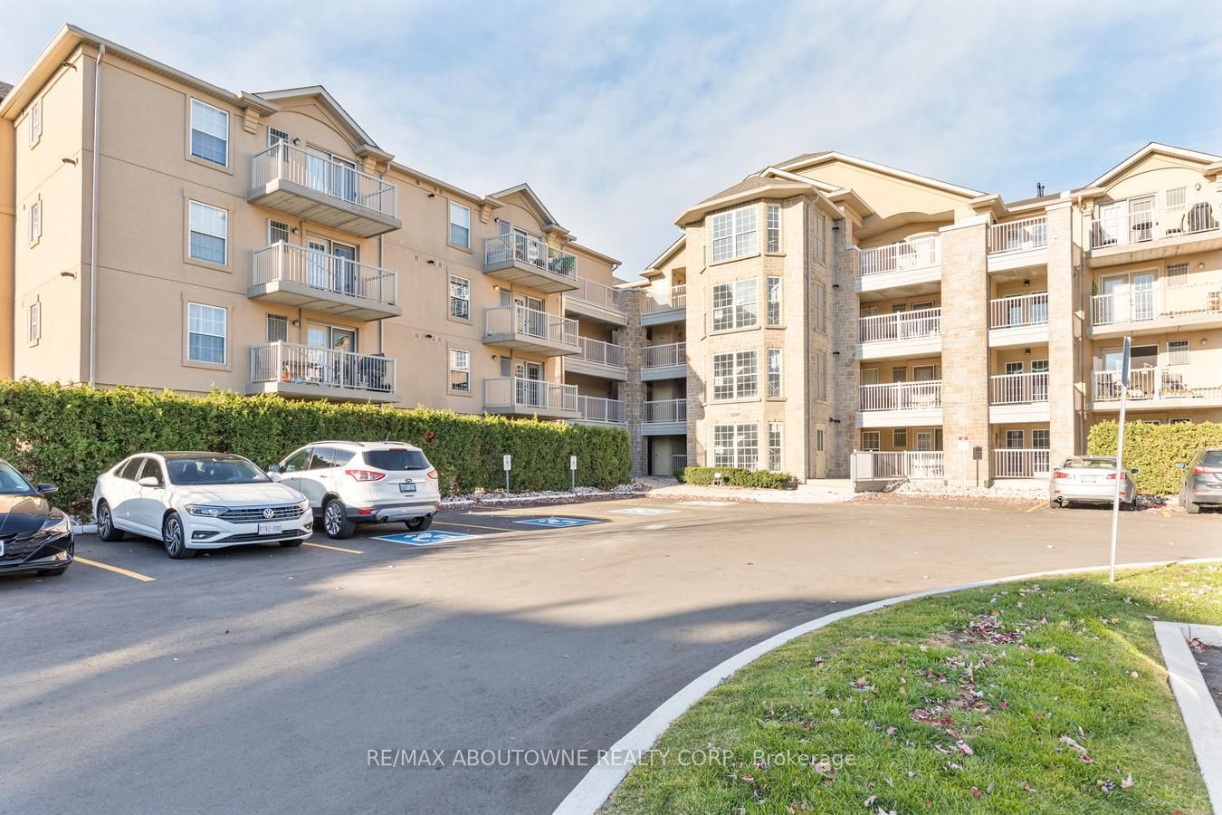 1490 Bishops Gate, unit 314 for rent