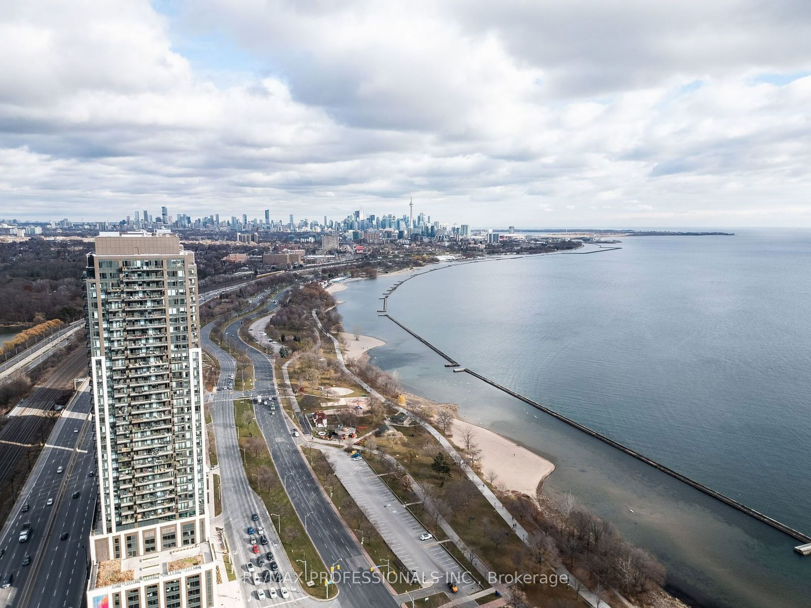 Windermere By The Lake, West End, Toronto