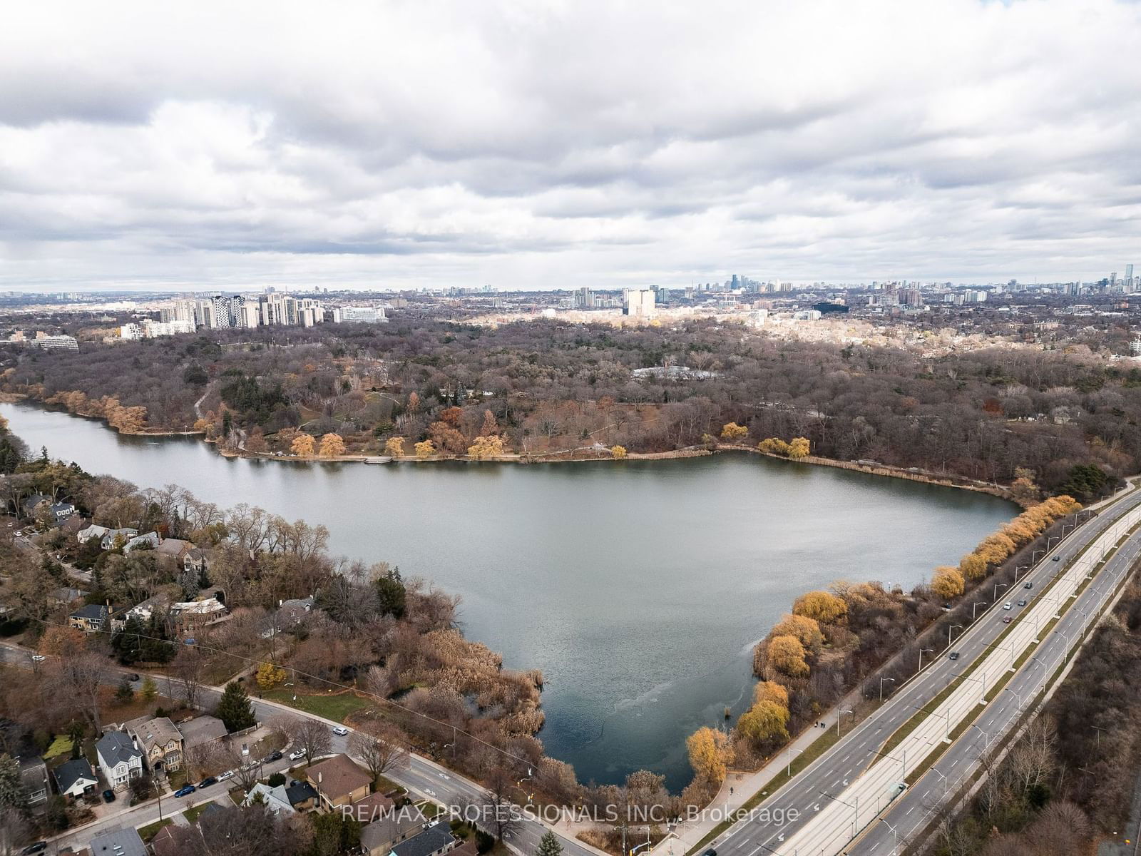 Windermere By The Lake, West End, Toronto