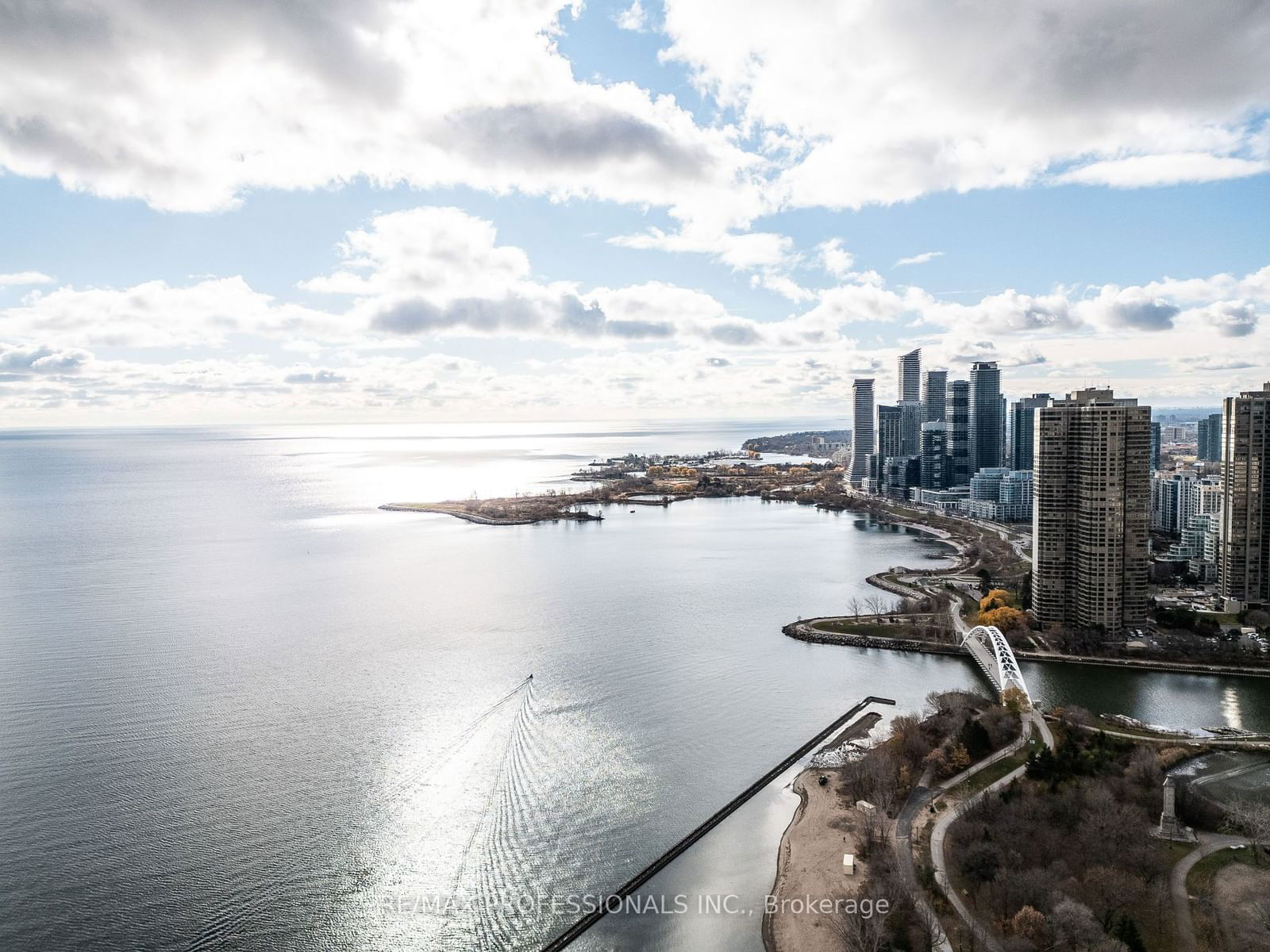 Windermere By The Lake, West End, Toronto