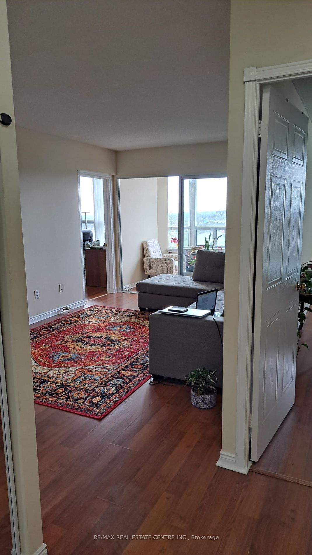 135 Hillcrest Ave, unit 2207 for rent