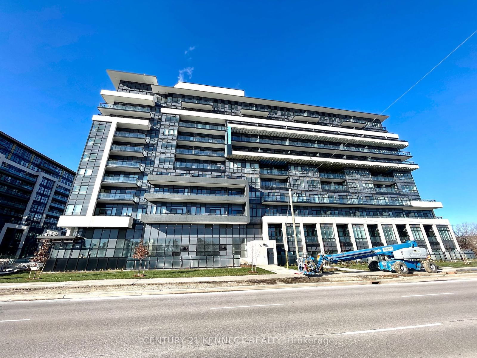 395 Dundas St W, unit 806 for rent