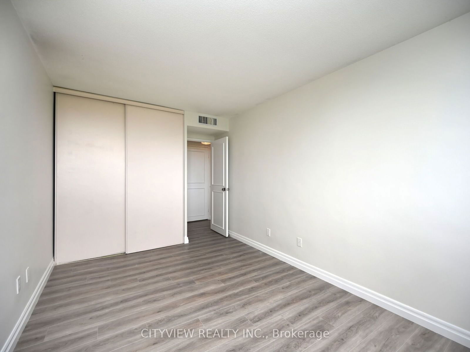 1333 Bloor St, unit 419 for rent