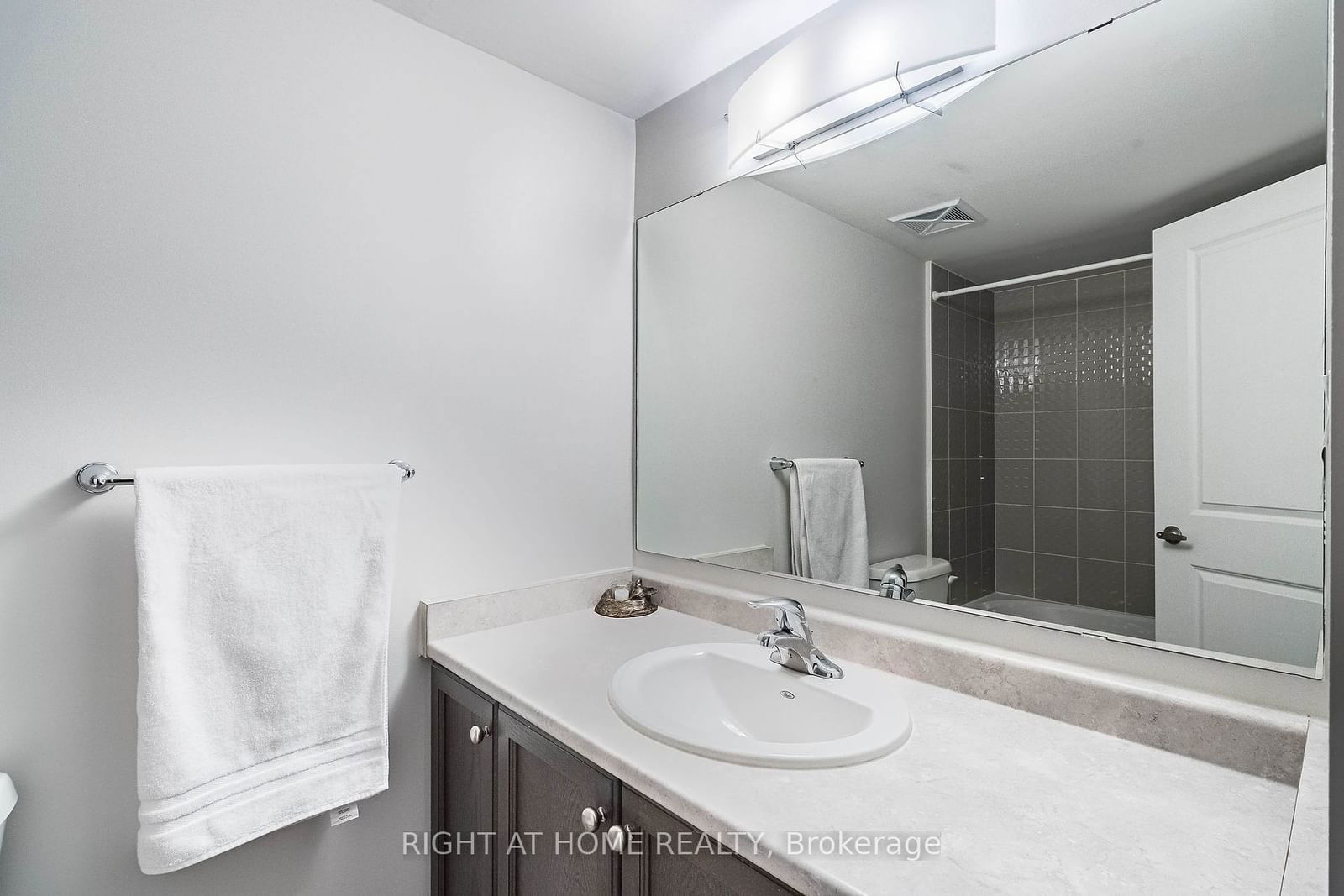 6 Drummond St, unit 306 for rent