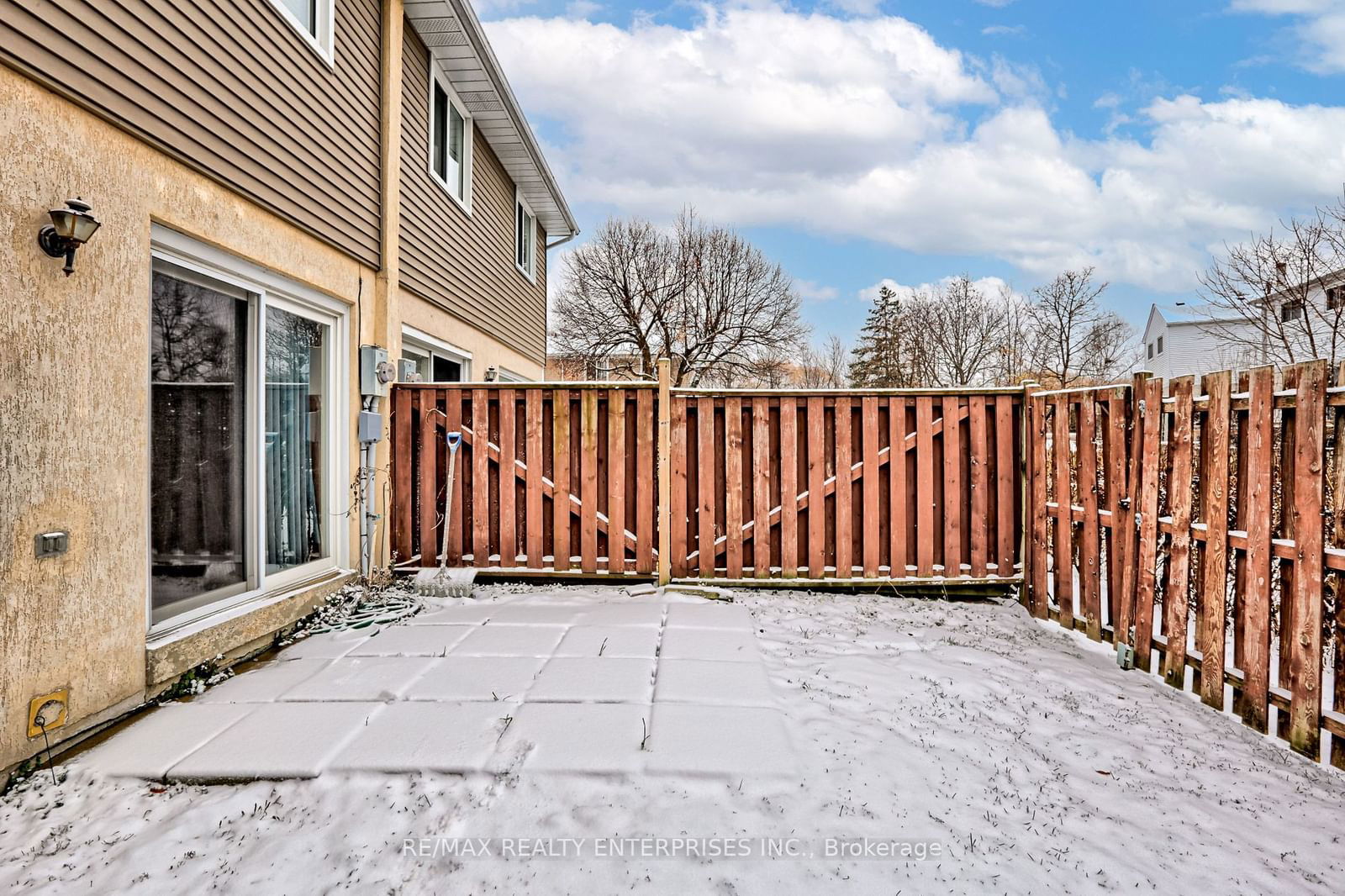 21 Carisbrooke Court Townhomes, Brampton, Toronto