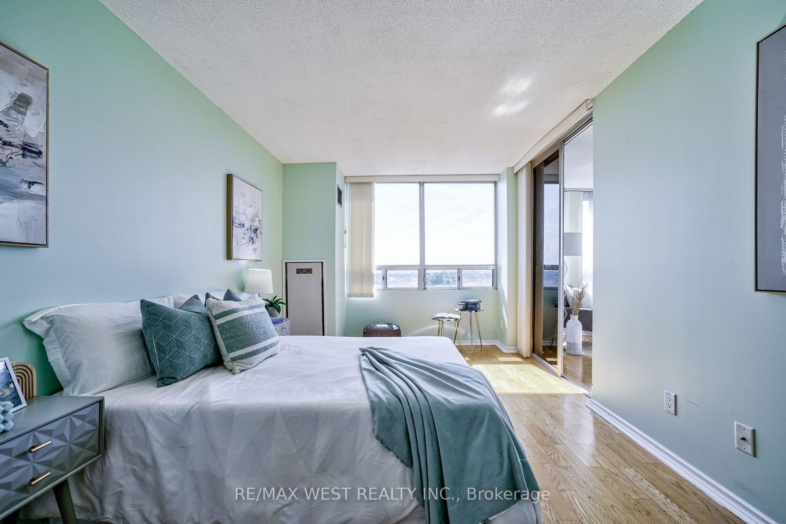 310 Mill St S, unit #1009 for sale