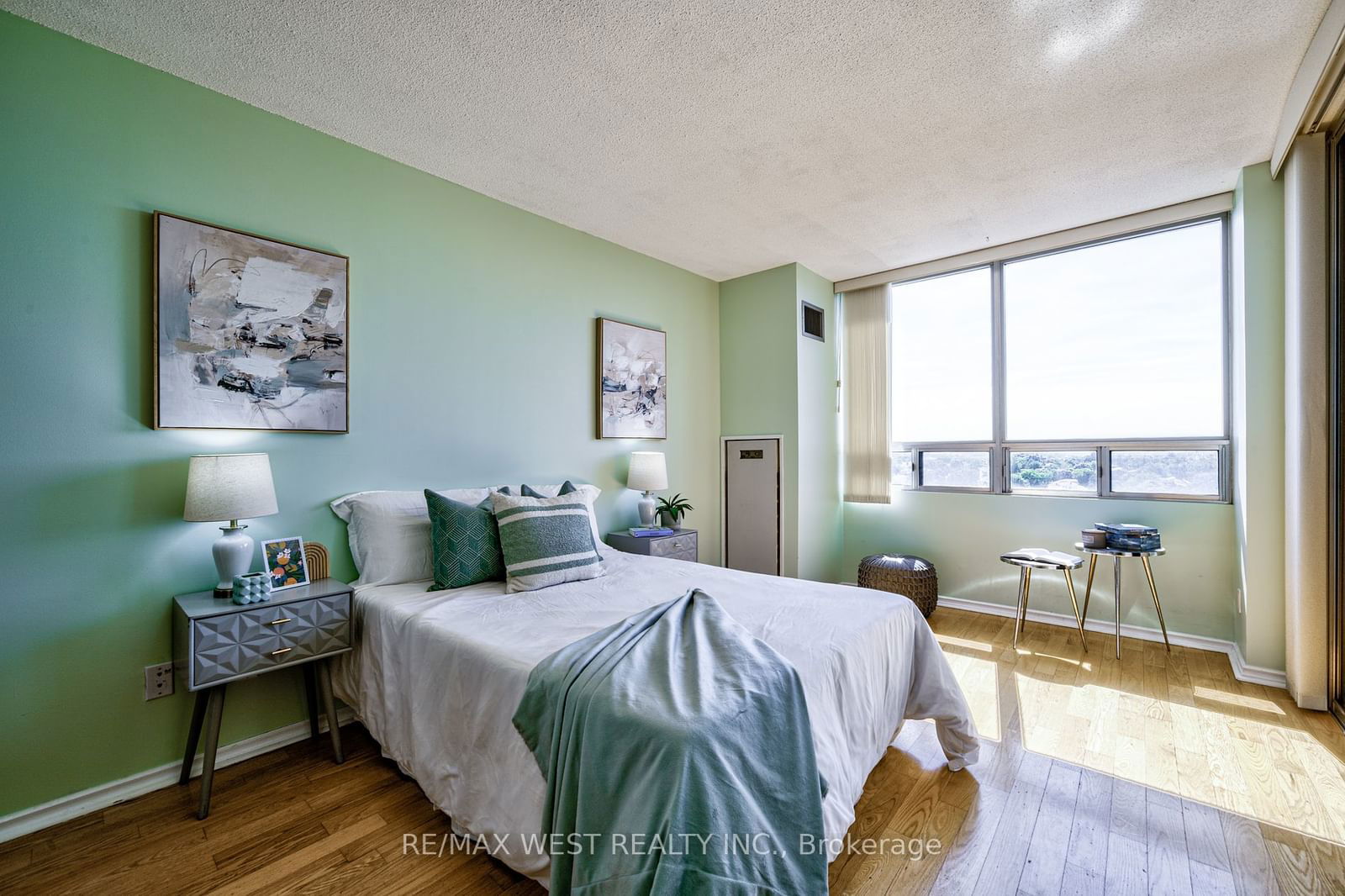 310 Mill St S, unit #1009 for sale