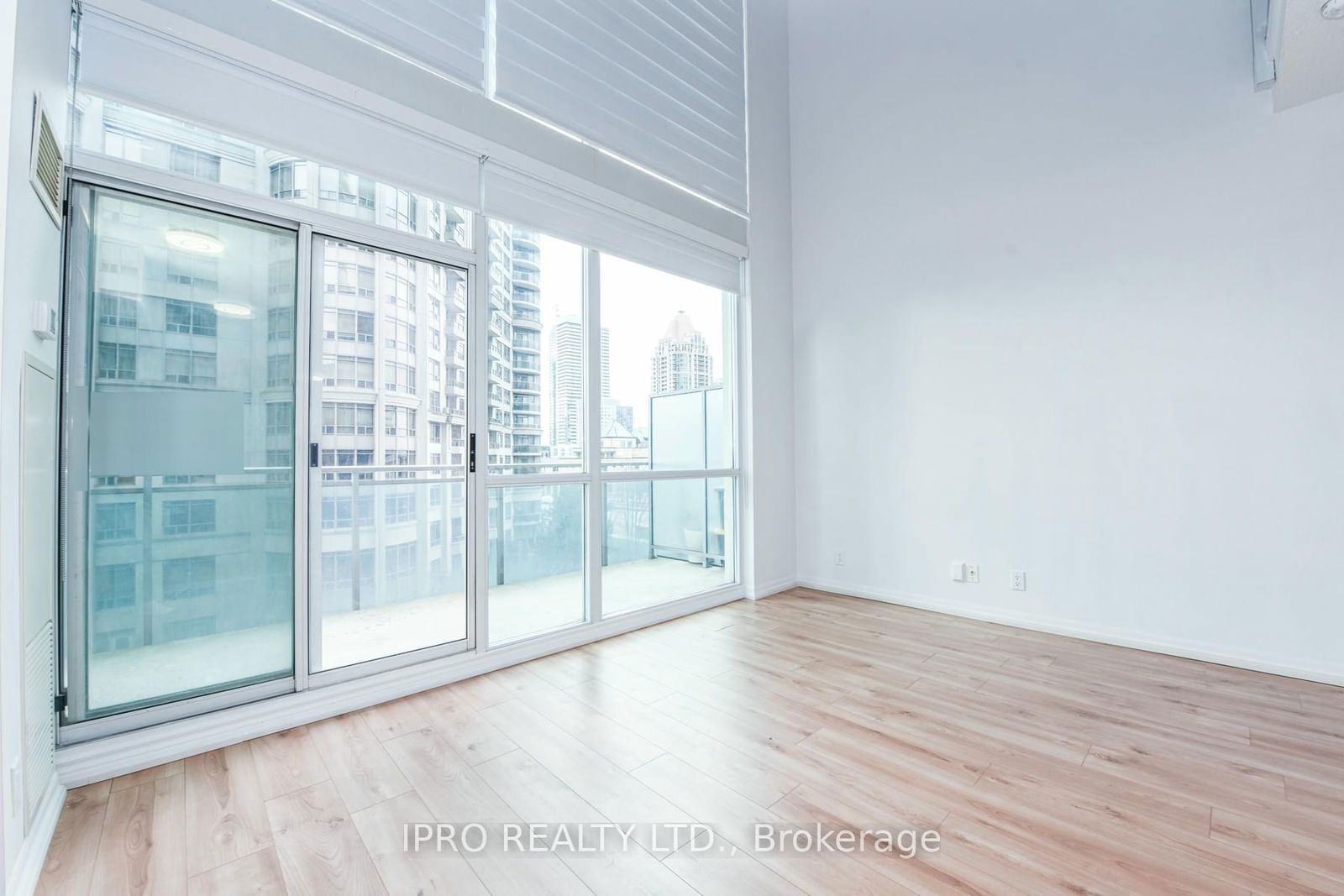 3939 Duke Of York Blvd, unit 513 for sale