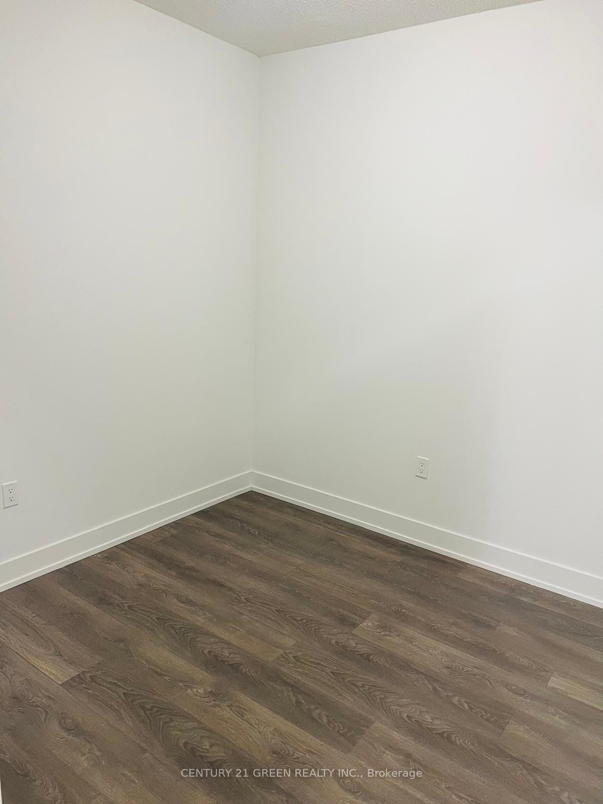 202 Burnhamthorpe Rd E, unit 2101 for rent