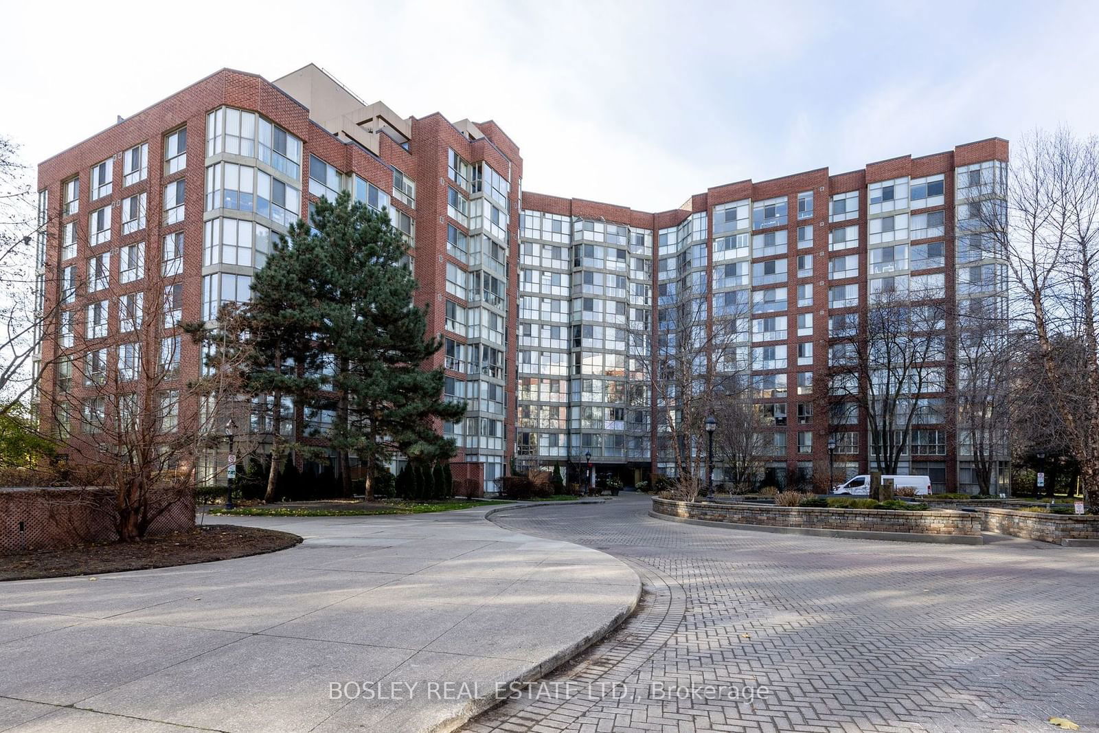 South Kingsway Village II Condos, West End, Toronto