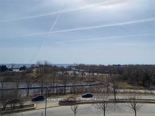 20 SHORE BREEZE Dr, unit 320 for sale