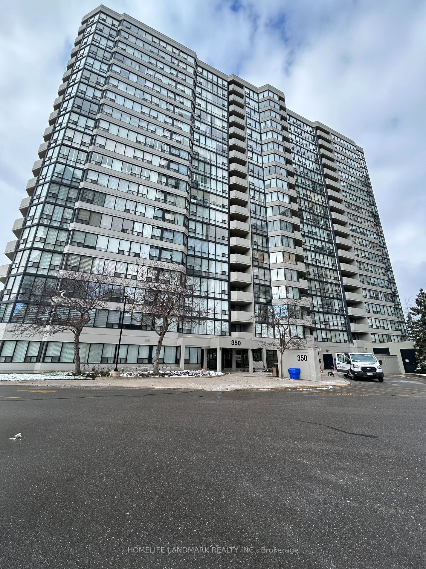 350 Rathburn Rd W, unit 1503 for rent