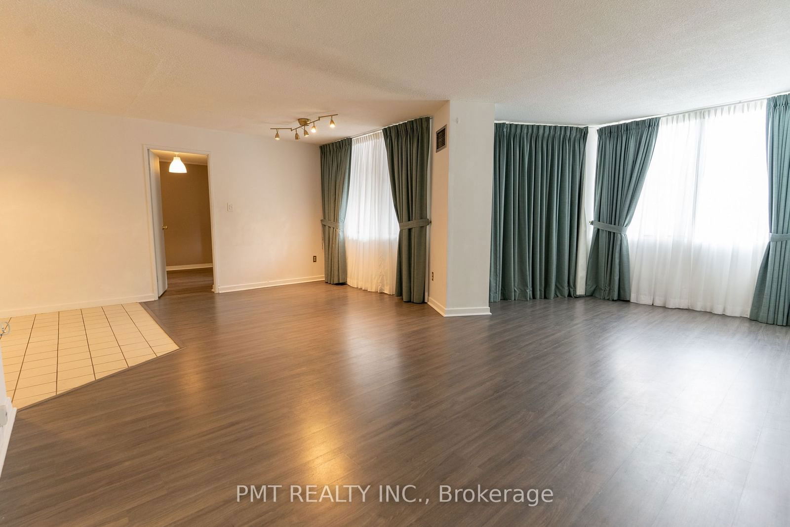 1580 Mississauga Valley Blvd, unit 103 for rent