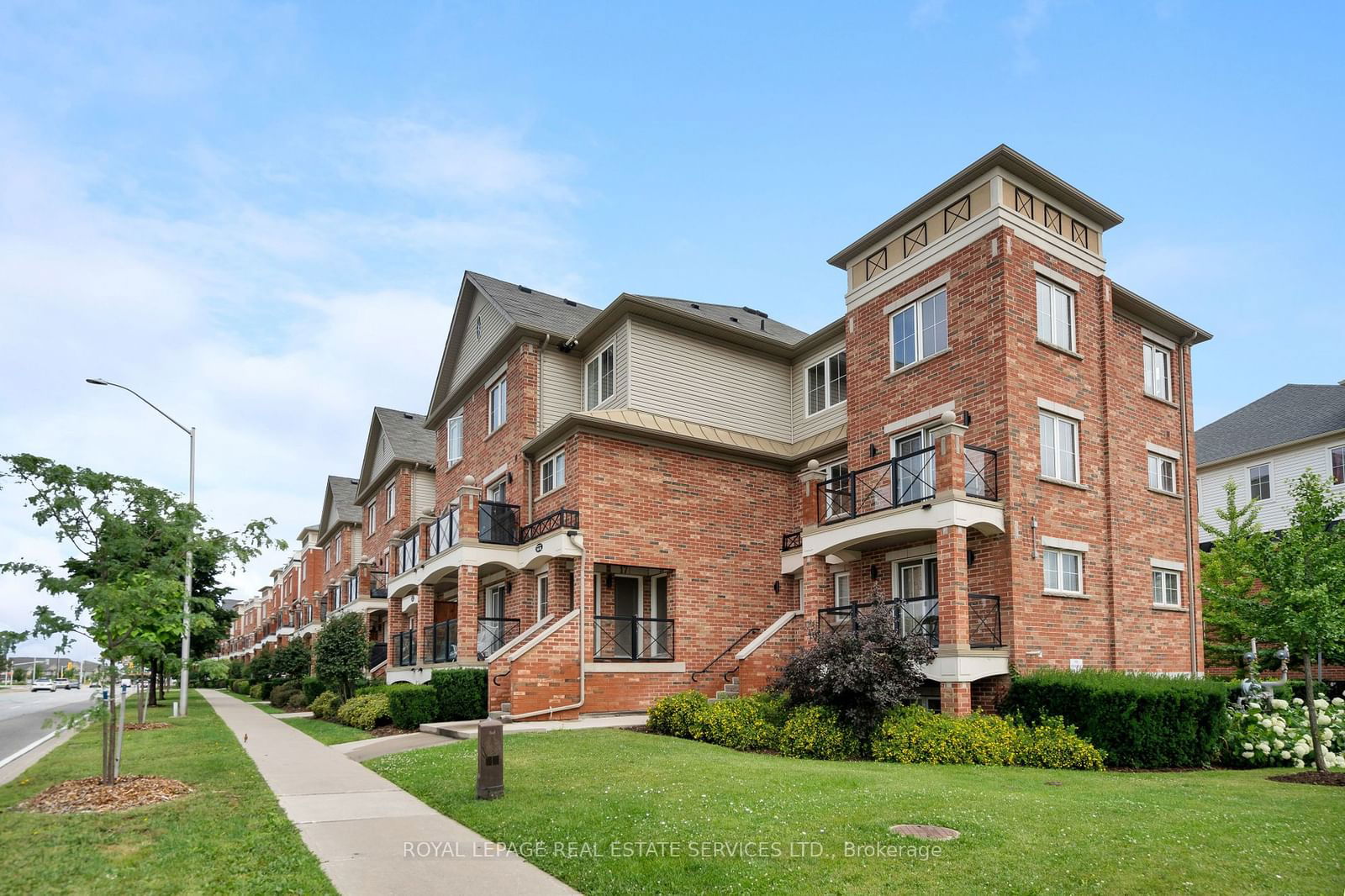 Waterlilies Townhomes, Oakville, Toronto