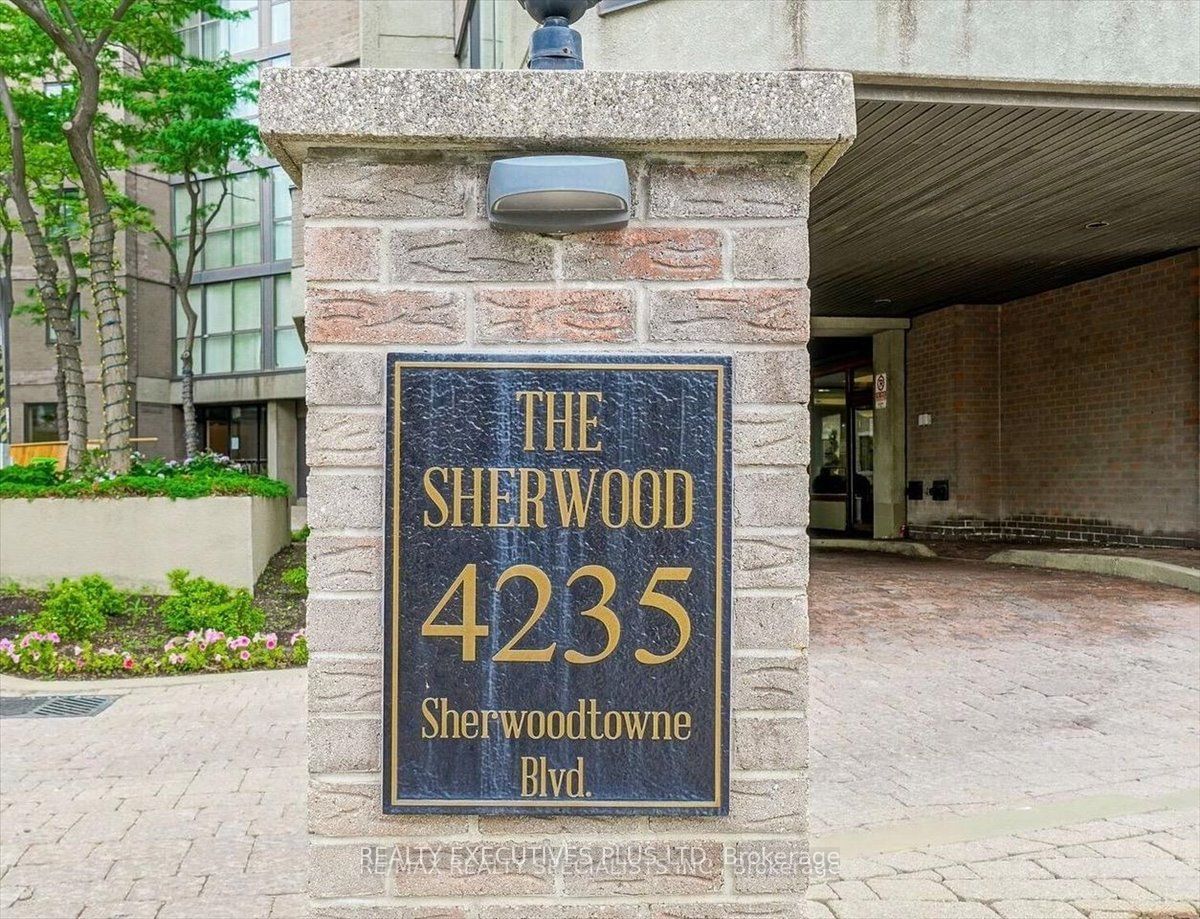 4235 Sherwoodtowne Blvd, unit 702 for sale