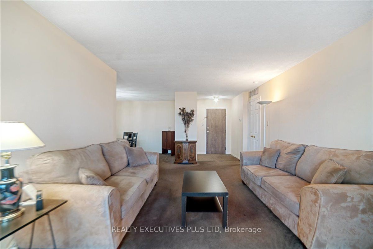 4235 Sherwoodtowne Blvd, unit 702 for sale