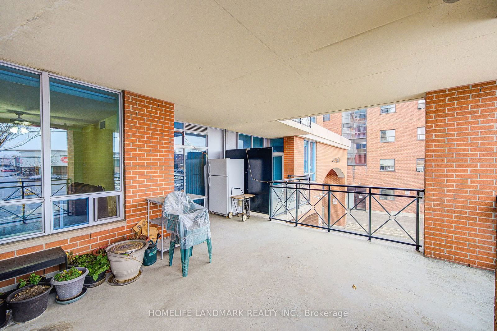 2772 Keele St, unit 204 for sale