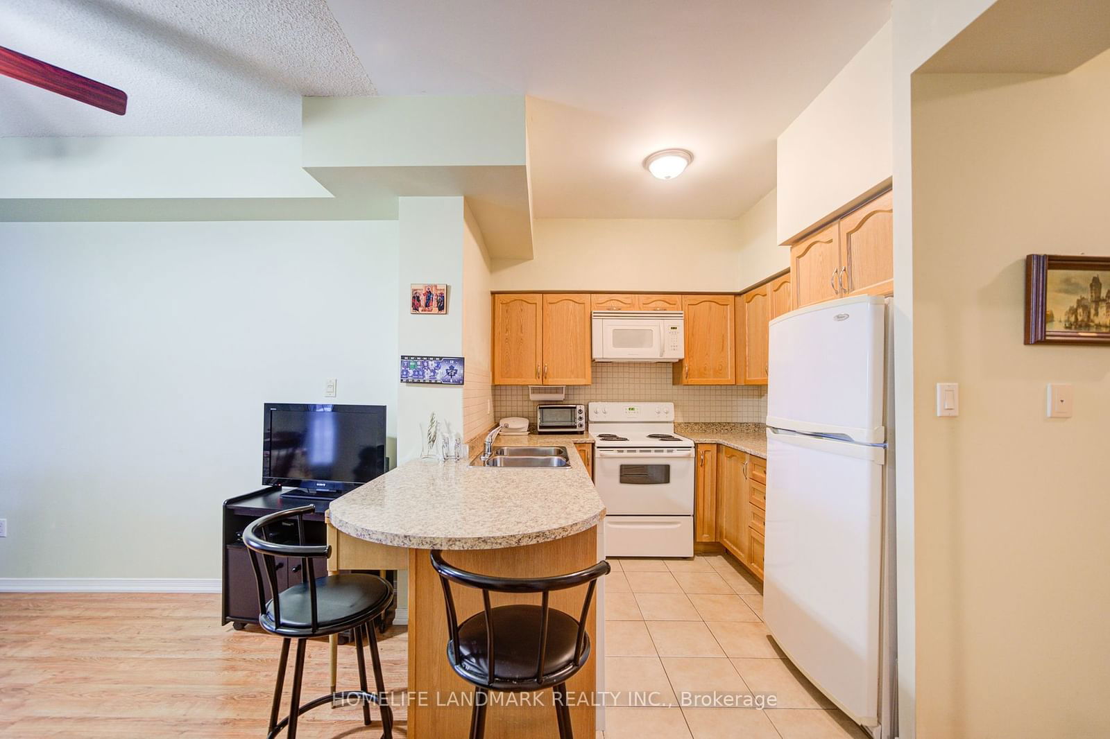 2772 Keele St, unit 204 for sale