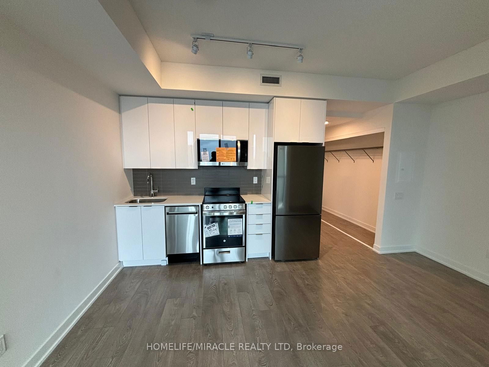 225 Malta Ave, unit 1011 for rent