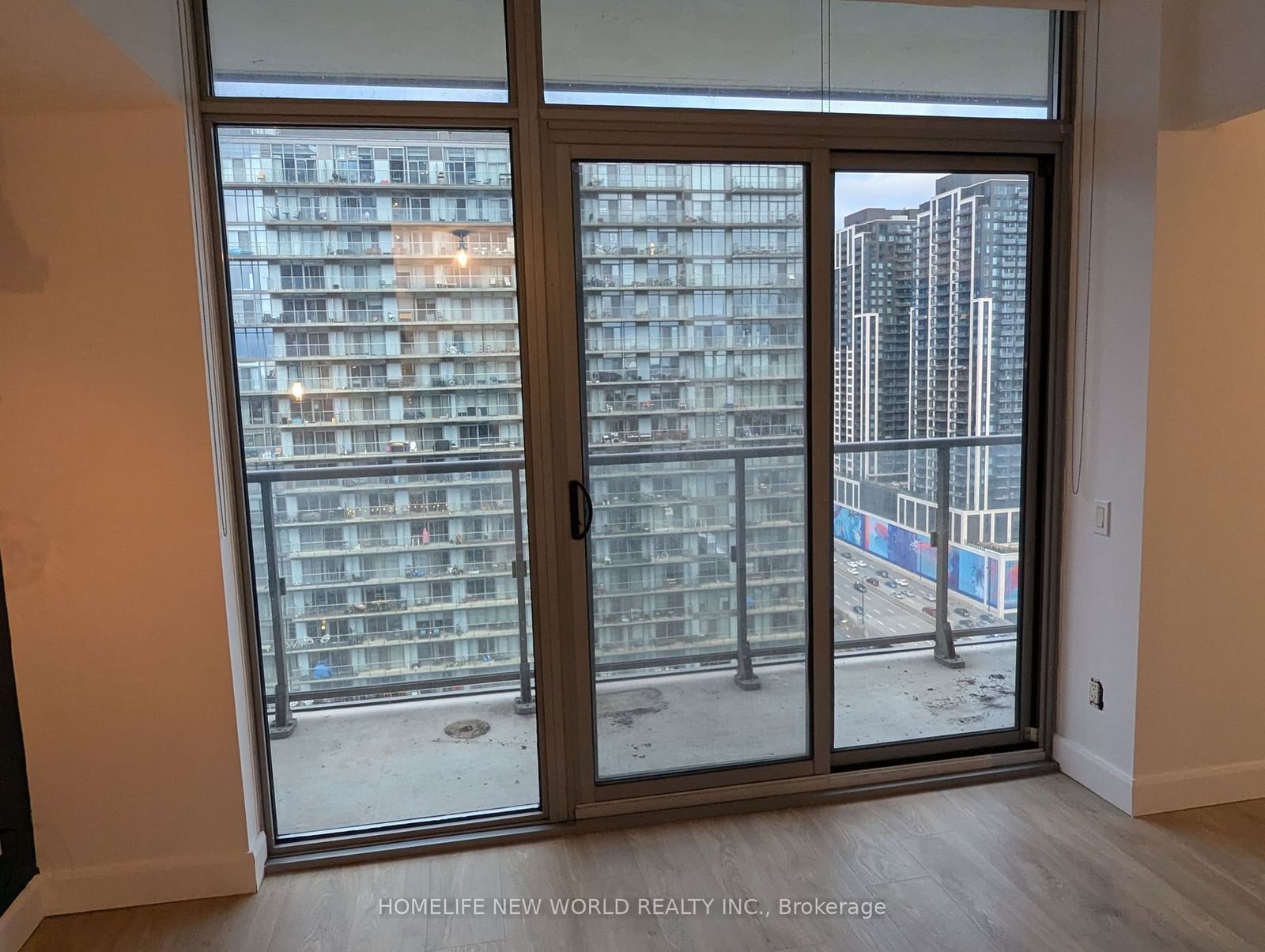 105 The Queensway Ave S, unit 2316 for rent