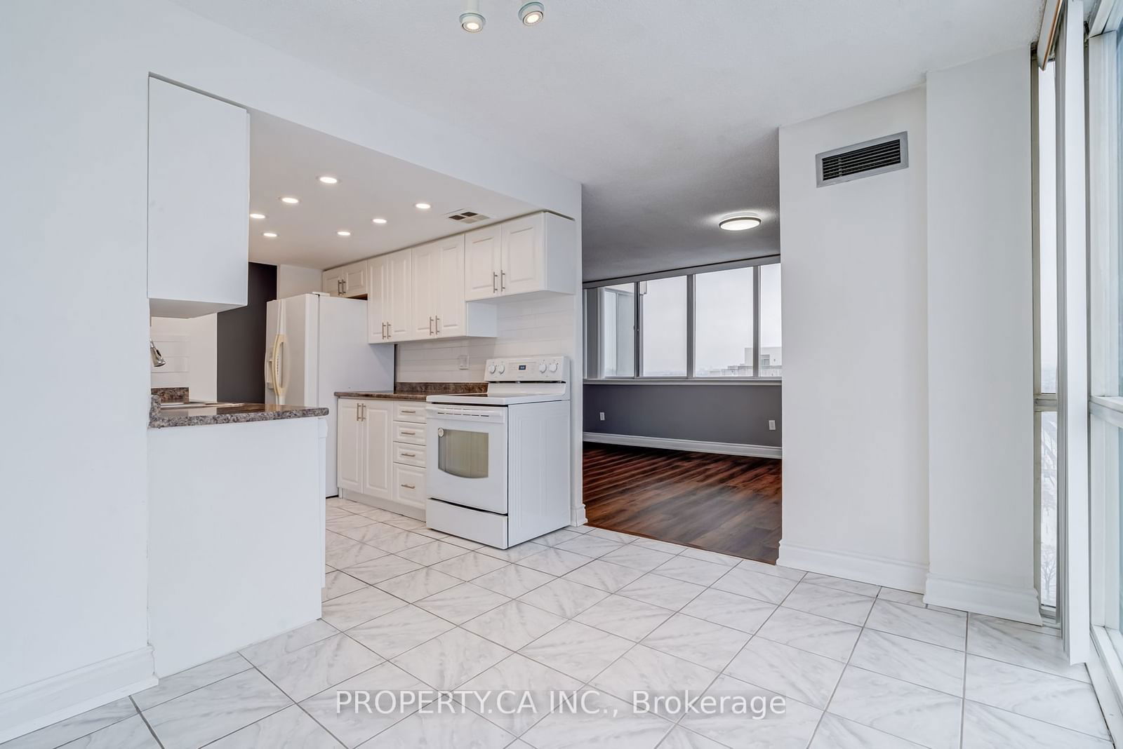 10 Markbrook Lane, unit 1812 for rent