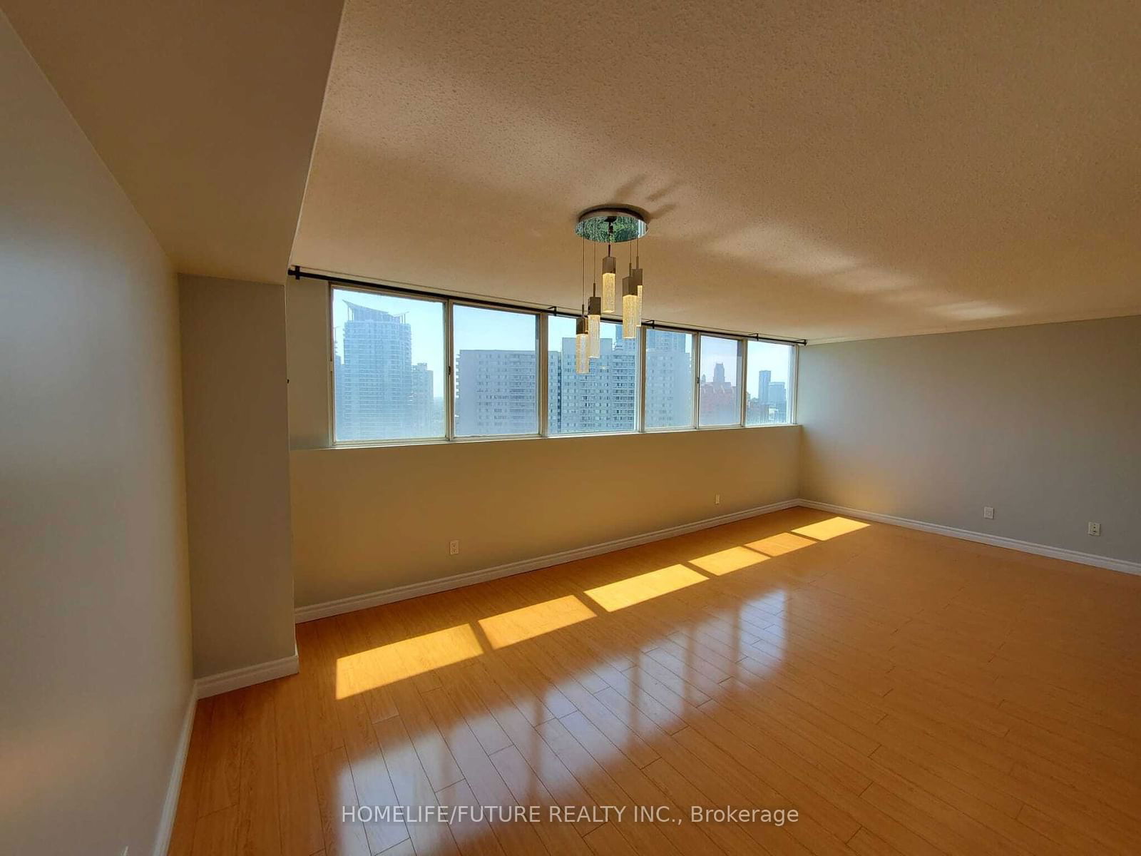 3695 Kaneff Cres, unit 1804 for rent