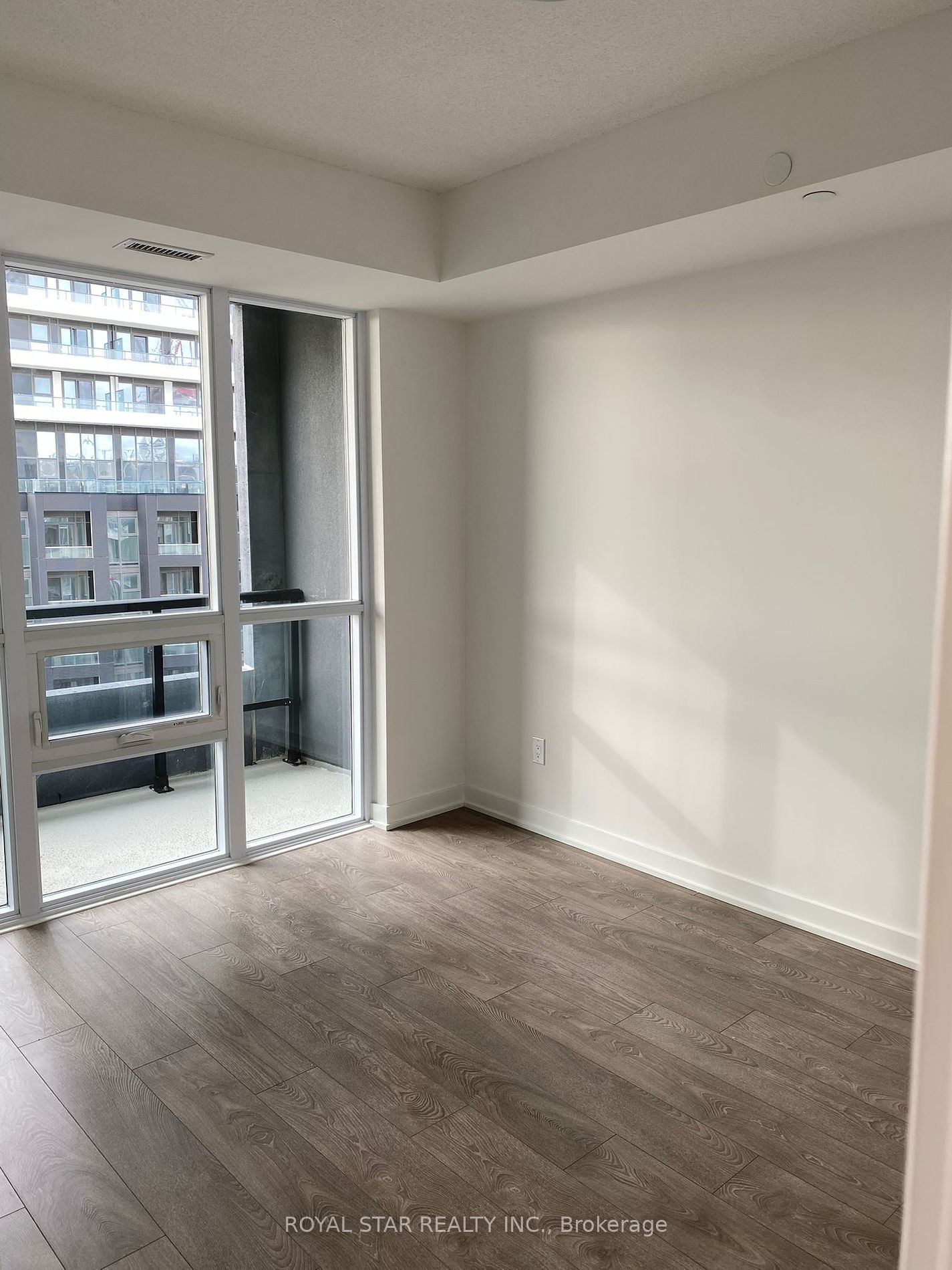 225 Malta Ave, unit 811 for rent