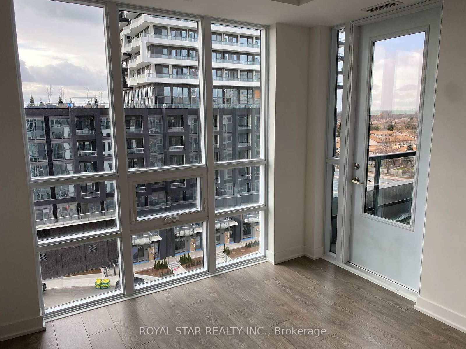 225 Malta Ave, unit 811 for rent