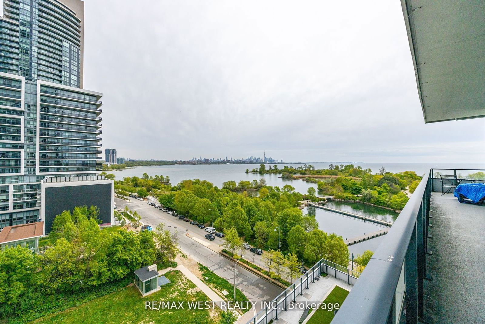 20 Shore Breeze Dr, unit 702 for sale