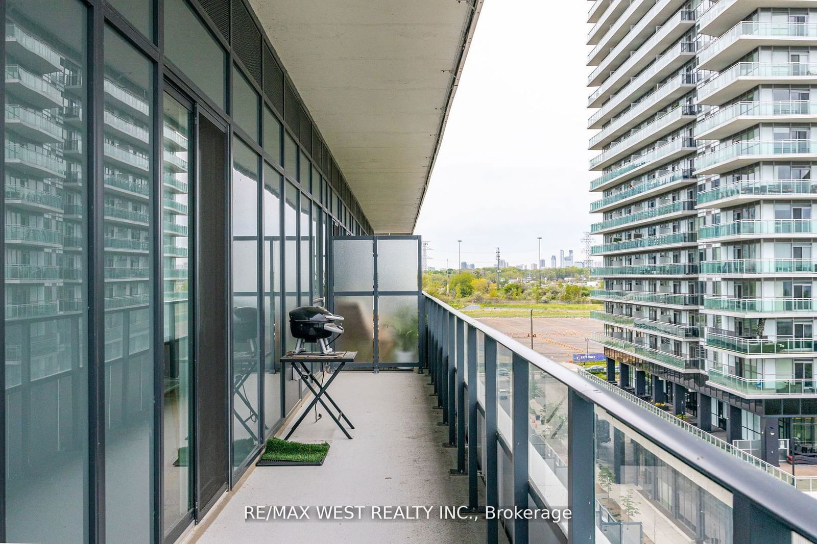 20 Shore Breeze Dr, unit 702 for sale