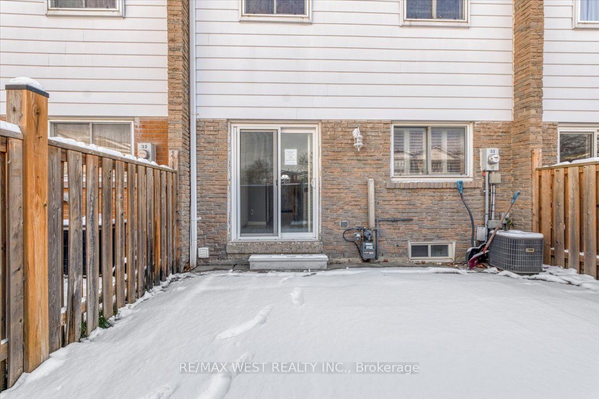 1020 Central Park Drive Townhomes, Brampton, Toronto