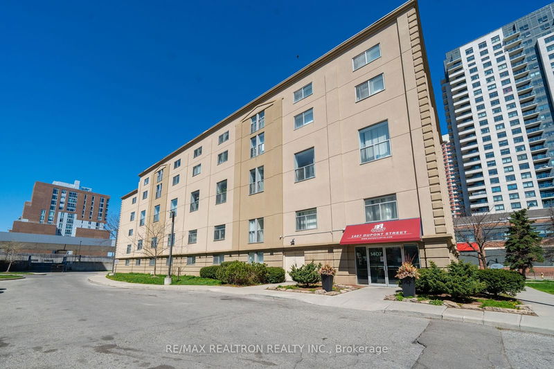 1407 Dupont St, unit 216 for rent