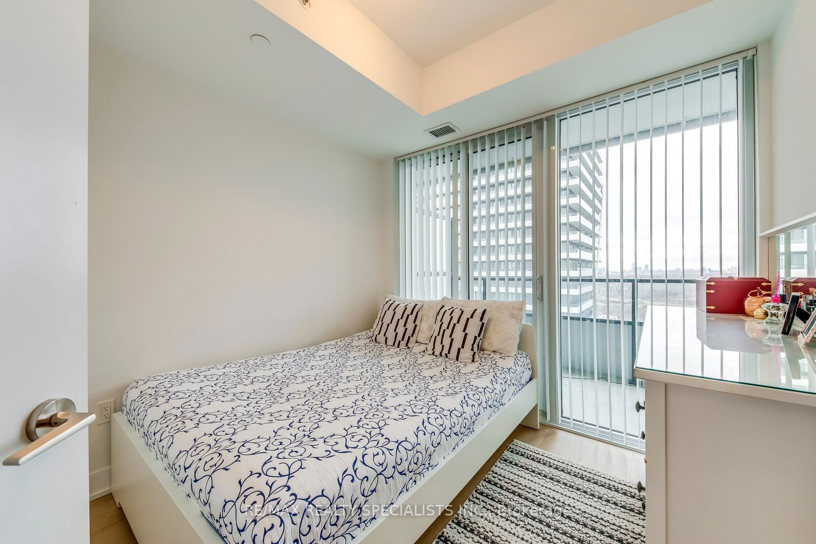 20 Shore Breeze Dr, unit 2304 for sale