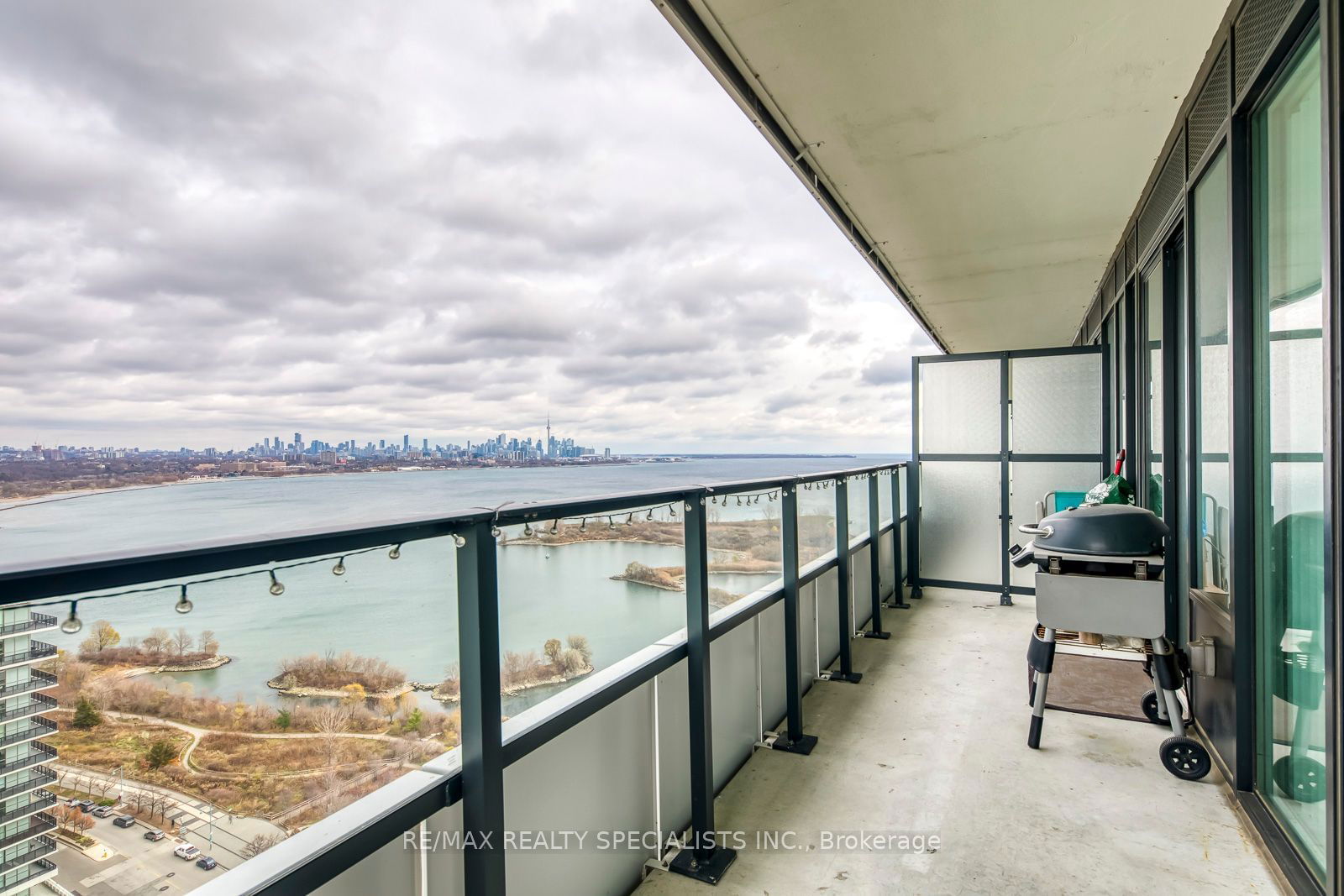 20 Shore Breeze Dr, unit 2304 for sale