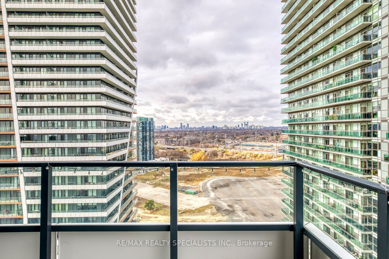 20 Shore Breeze Dr, unit 2304 for sale