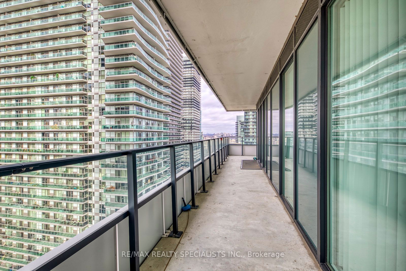 20 Shore Breeze Dr, unit 2304 for sale