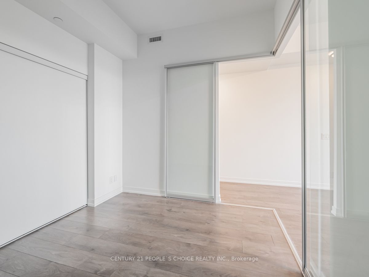 270 Dufferin St, unit 520 for rent