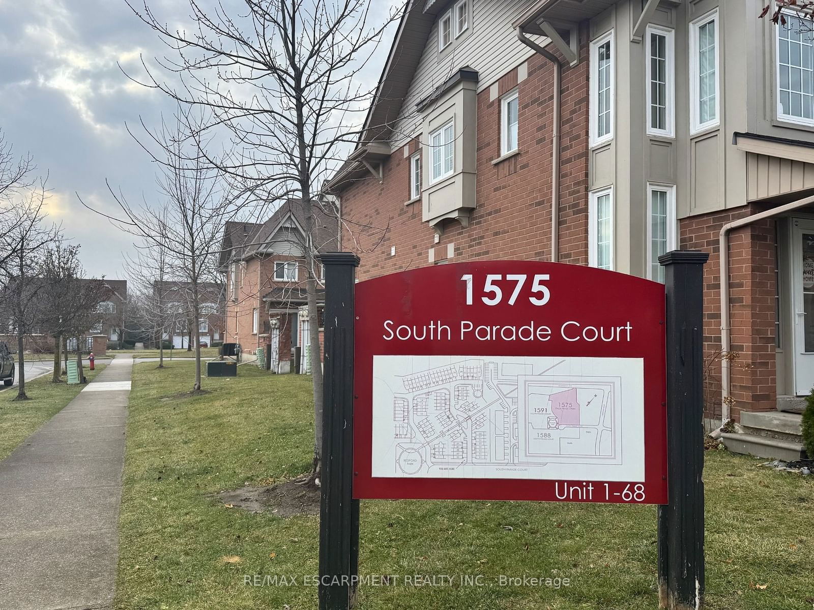 1575 South Parade Townhomes, Mississauga, Toronto