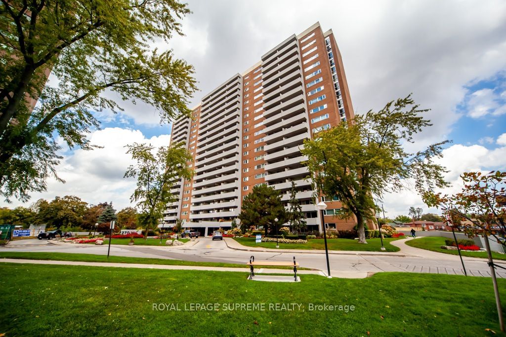 Lambton Square IV Condos, York Crosstown, Toronto