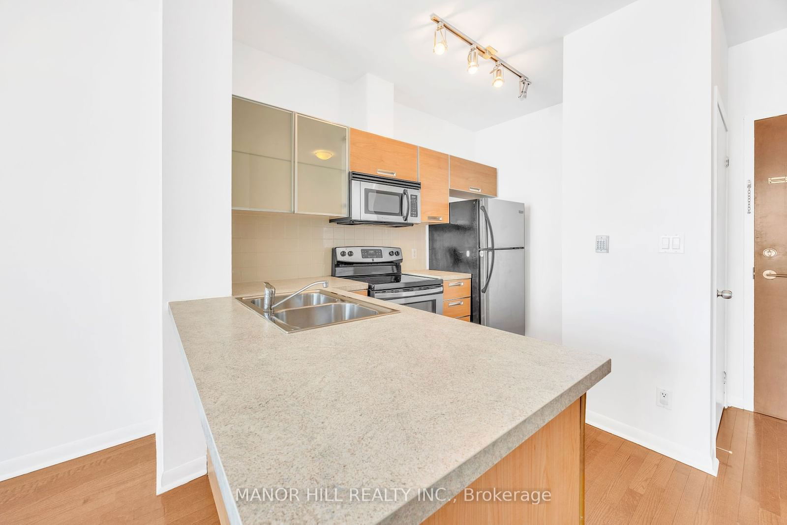 3391 Bloor St W, unit 609 for rent