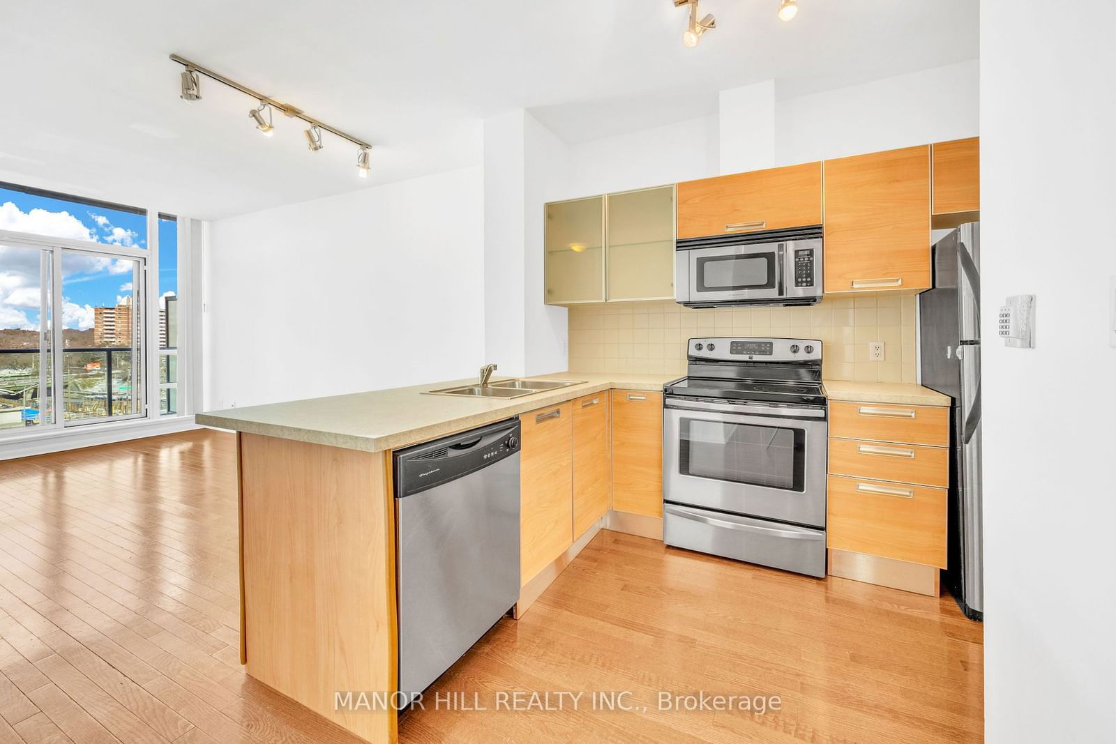 3391 Bloor St W, unit 609 for rent