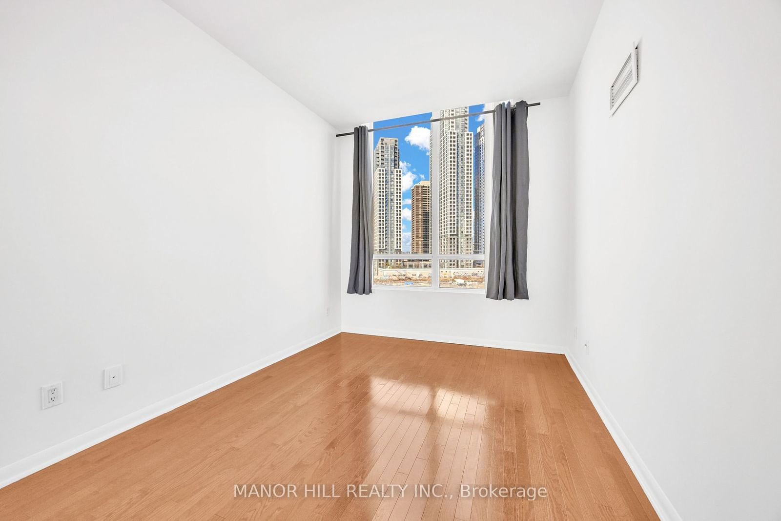 3391 Bloor St W, unit 609 for rent