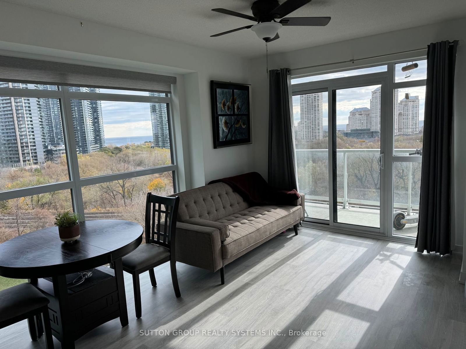 251 Manitoba St, unit 804 for rent