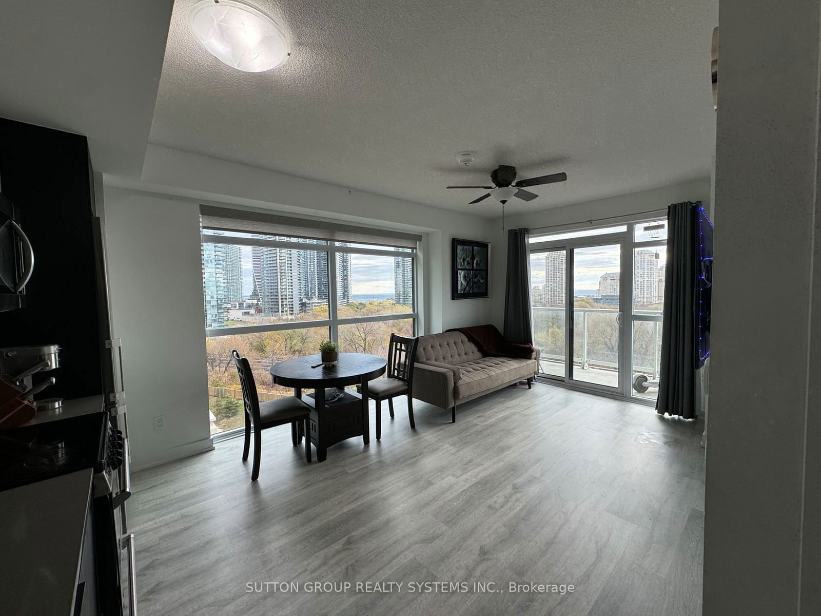 251 Manitoba St, unit 804 for rent