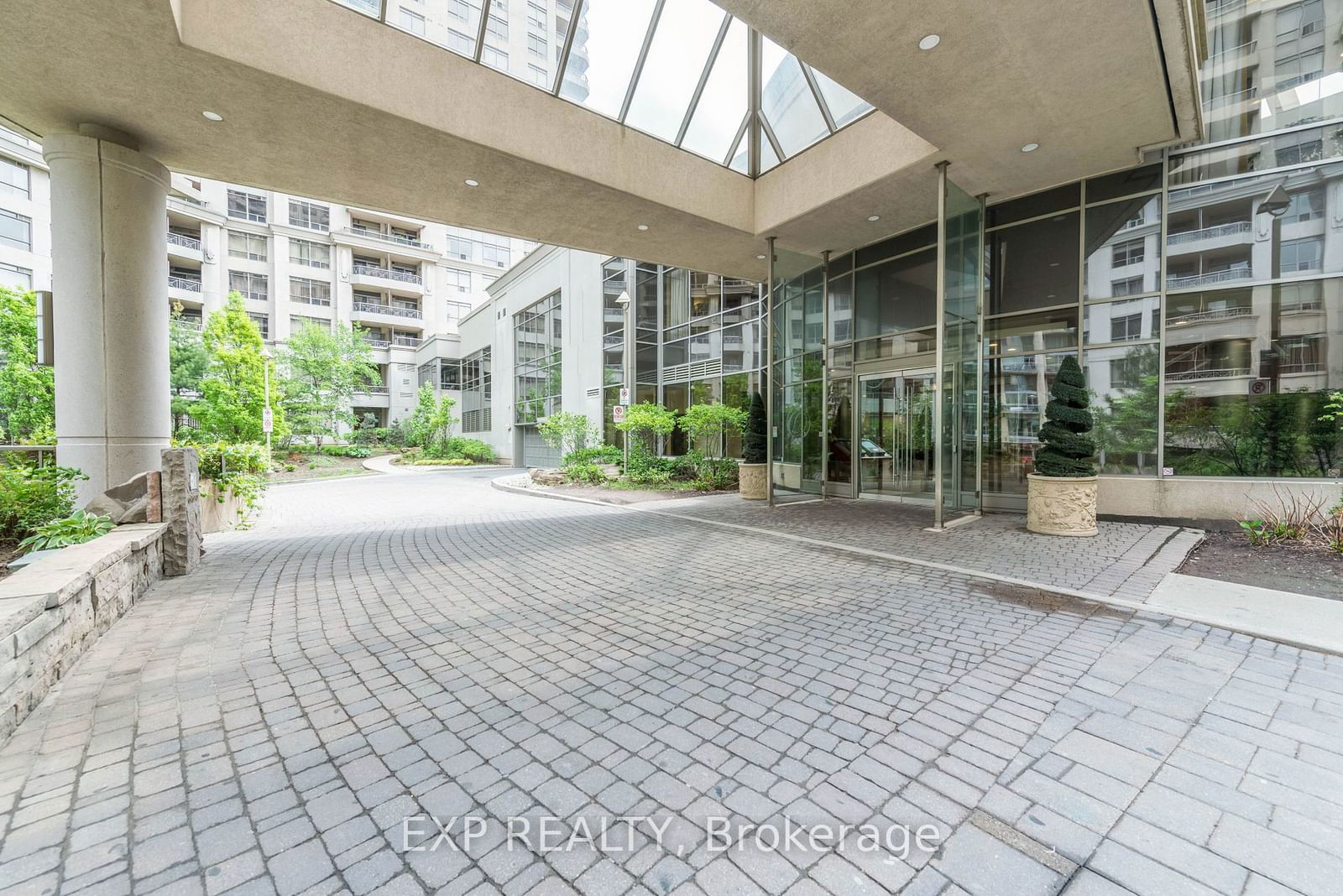 3888 Duke Of York Blvd, unit 121 for sale