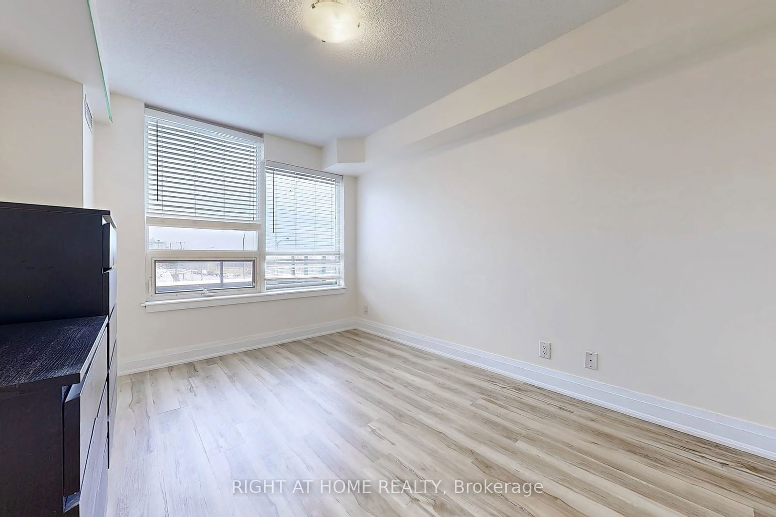 1060 Sheppard Ave W, unit 212 for rent