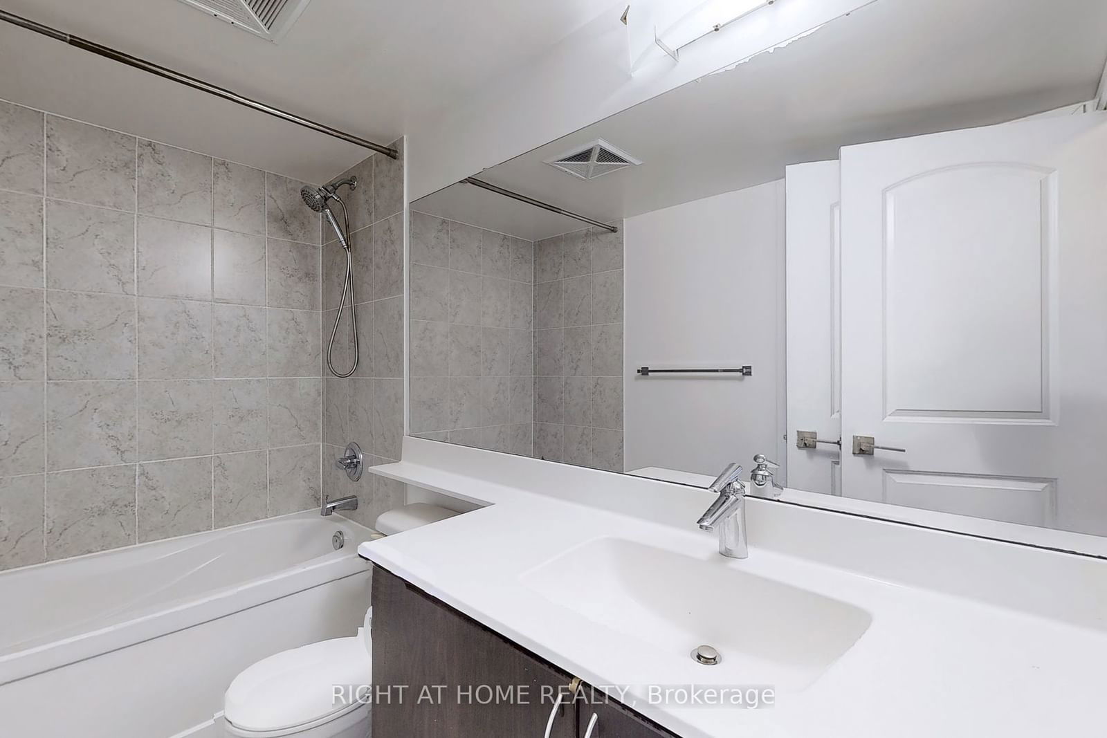 1060 Sheppard Ave W, unit 212 for rent