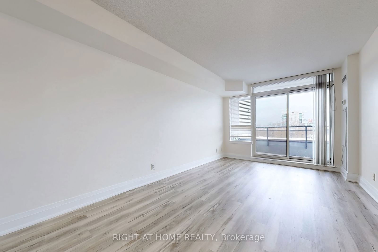 1060 Sheppard Ave W, unit 212 for rent