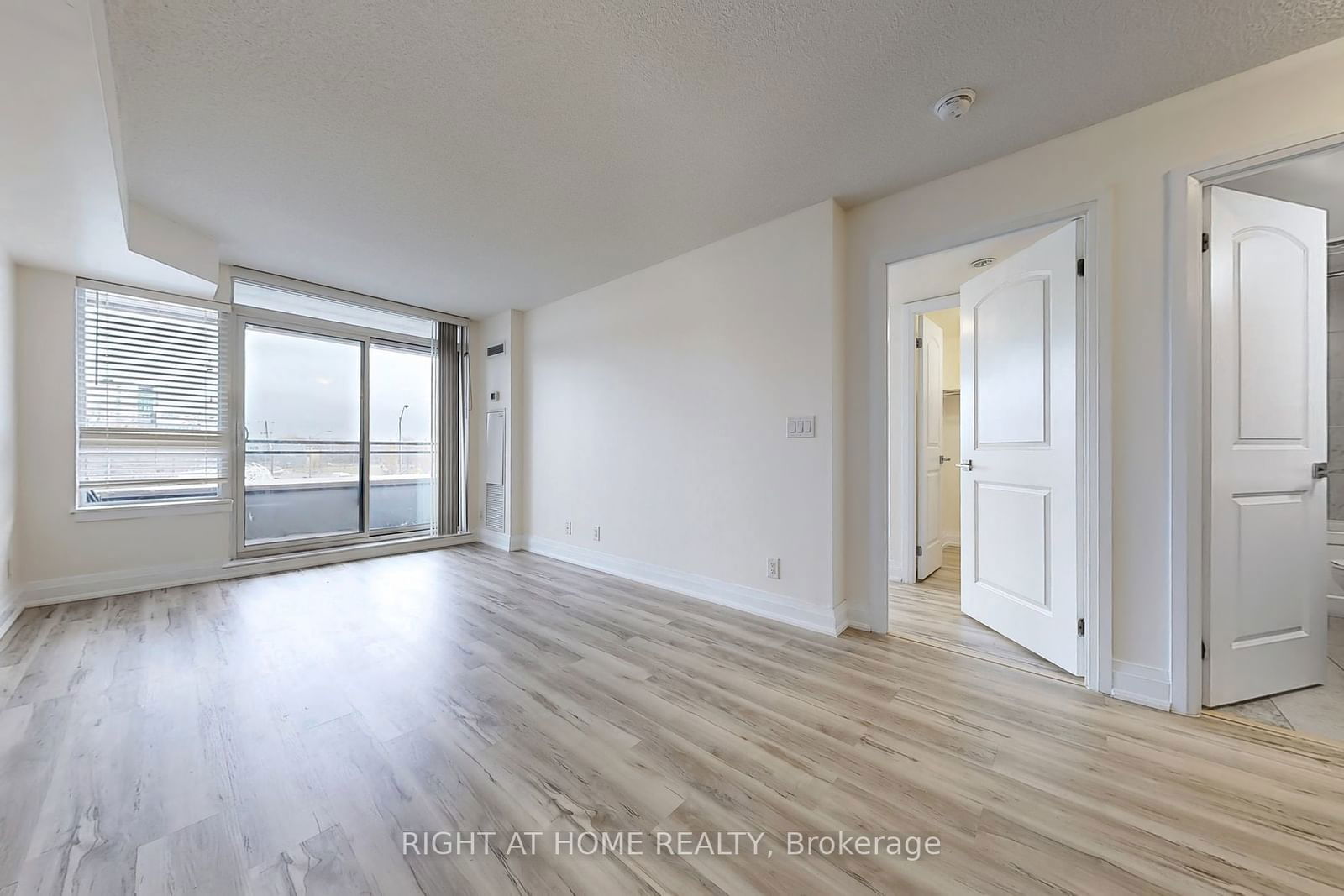 1060 Sheppard Ave W, unit 212 for rent