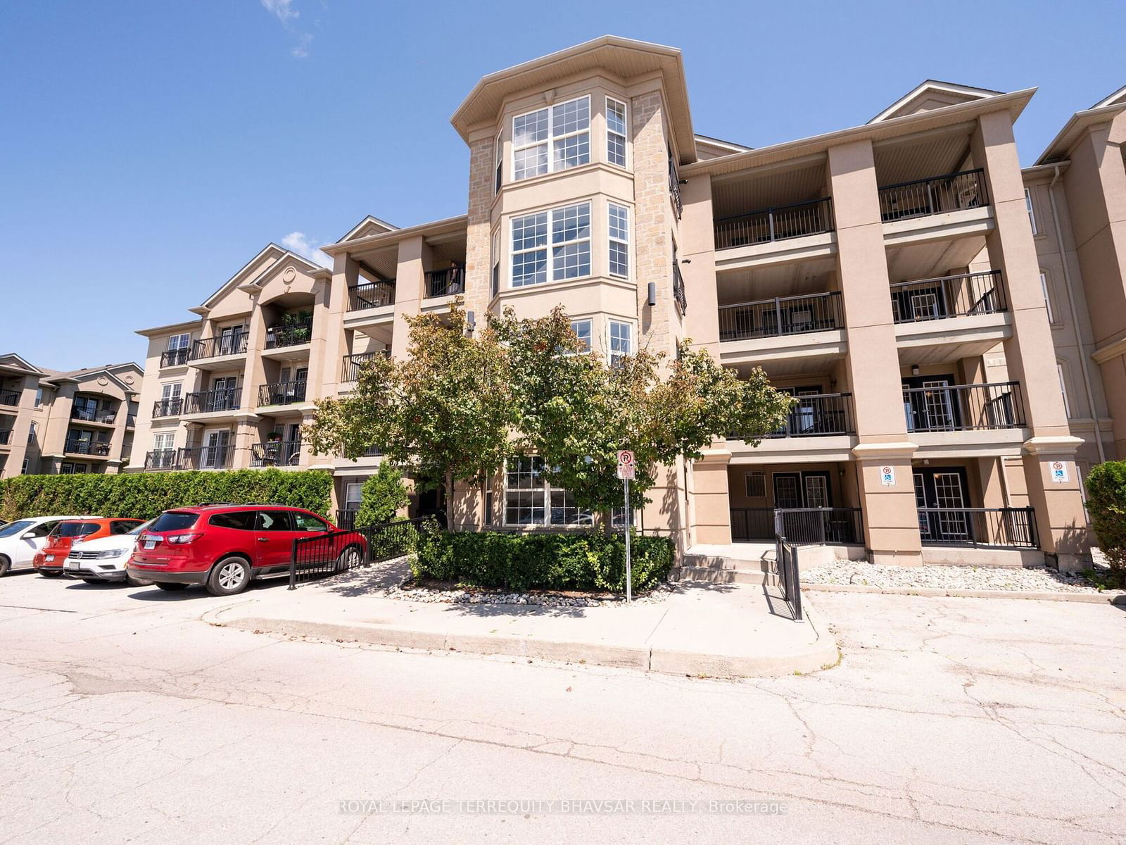 2065 Appleby Line, unit 212 for sale